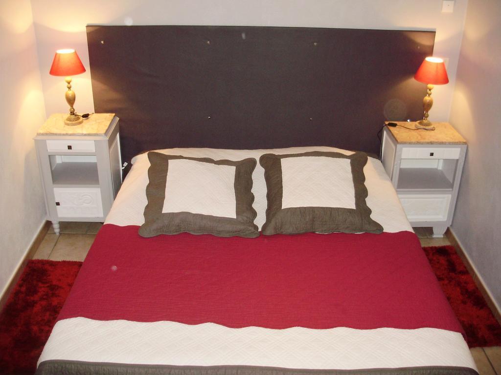 Auberge Du Bord Des Eaux - Demi-Pension Assuree Sur Reservation Saint-Amand-les-Eaux Kültér fotó