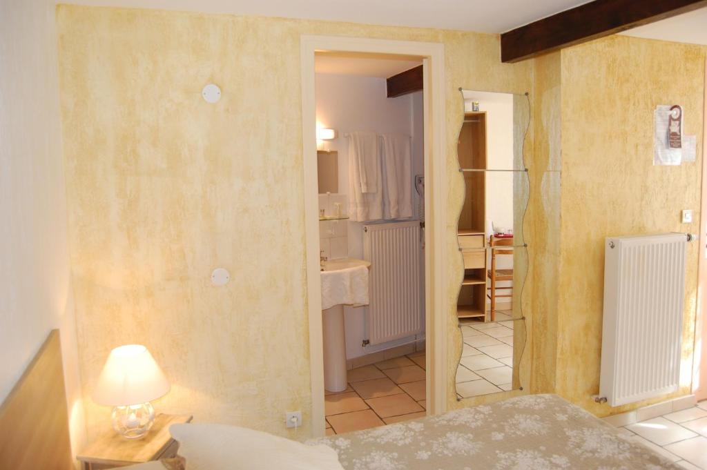 Auberge Du Bord Des Eaux - Demi-Pension Assuree Sur Reservation Saint-Amand-les-Eaux Szoba fotó