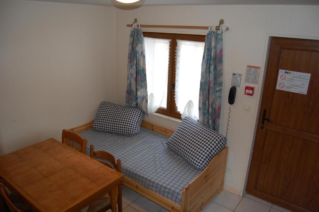 Auberge Du Bord Des Eaux - Demi-Pension Assuree Sur Reservation Saint-Amand-les-Eaux Szoba fotó