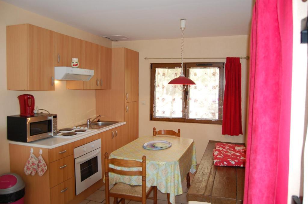 Auberge Du Bord Des Eaux - Demi-Pension Assuree Sur Reservation Saint-Amand-les-Eaux Szoba fotó