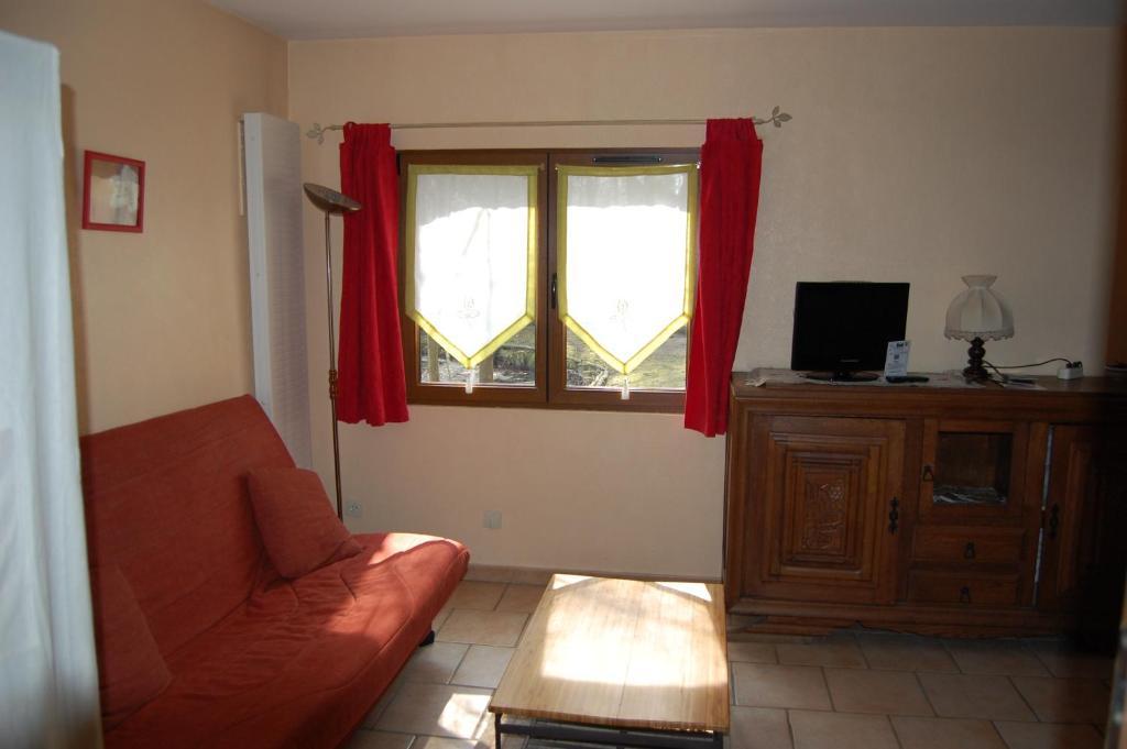 Auberge Du Bord Des Eaux - Demi-Pension Assuree Sur Reservation Saint-Amand-les-Eaux Szoba fotó