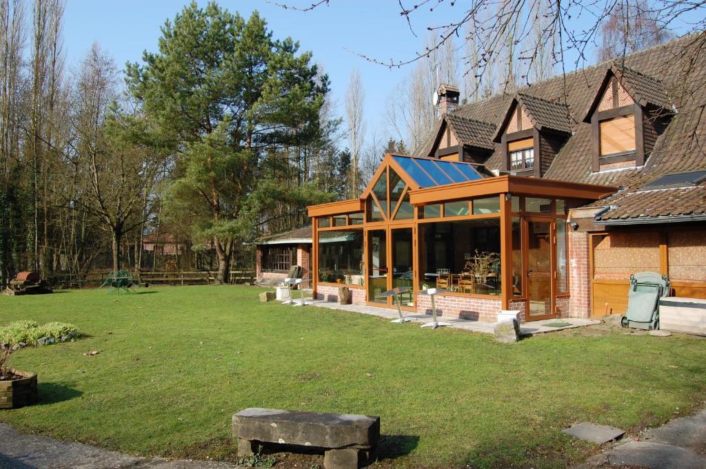 Auberge Du Bord Des Eaux - Demi-Pension Assuree Sur Reservation Saint-Amand-les-Eaux Kültér fotó
