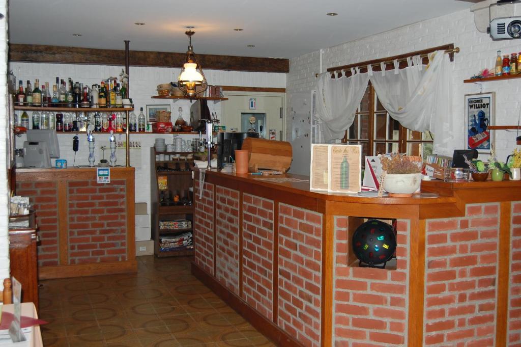 Auberge Du Bord Des Eaux - Demi-Pension Assuree Sur Reservation Saint-Amand-les-Eaux Kültér fotó