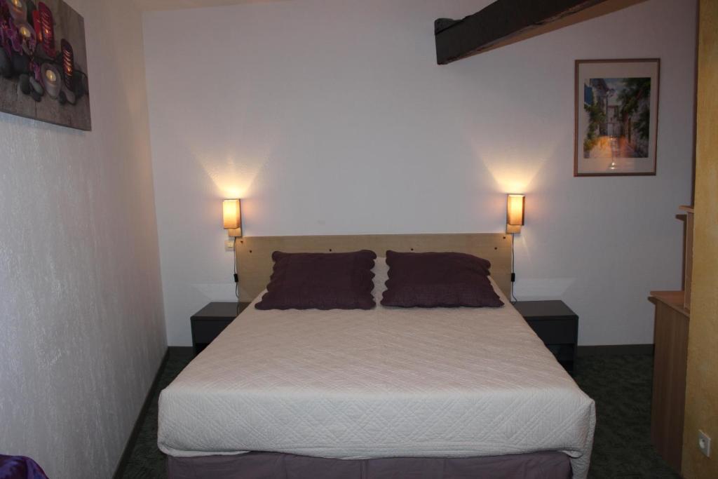 Auberge Du Bord Des Eaux - Demi-Pension Assuree Sur Reservation Saint-Amand-les-Eaux Kültér fotó